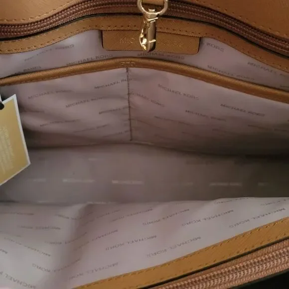 Michael Kors Jet Set travel tote bag - Picture 10 of 15